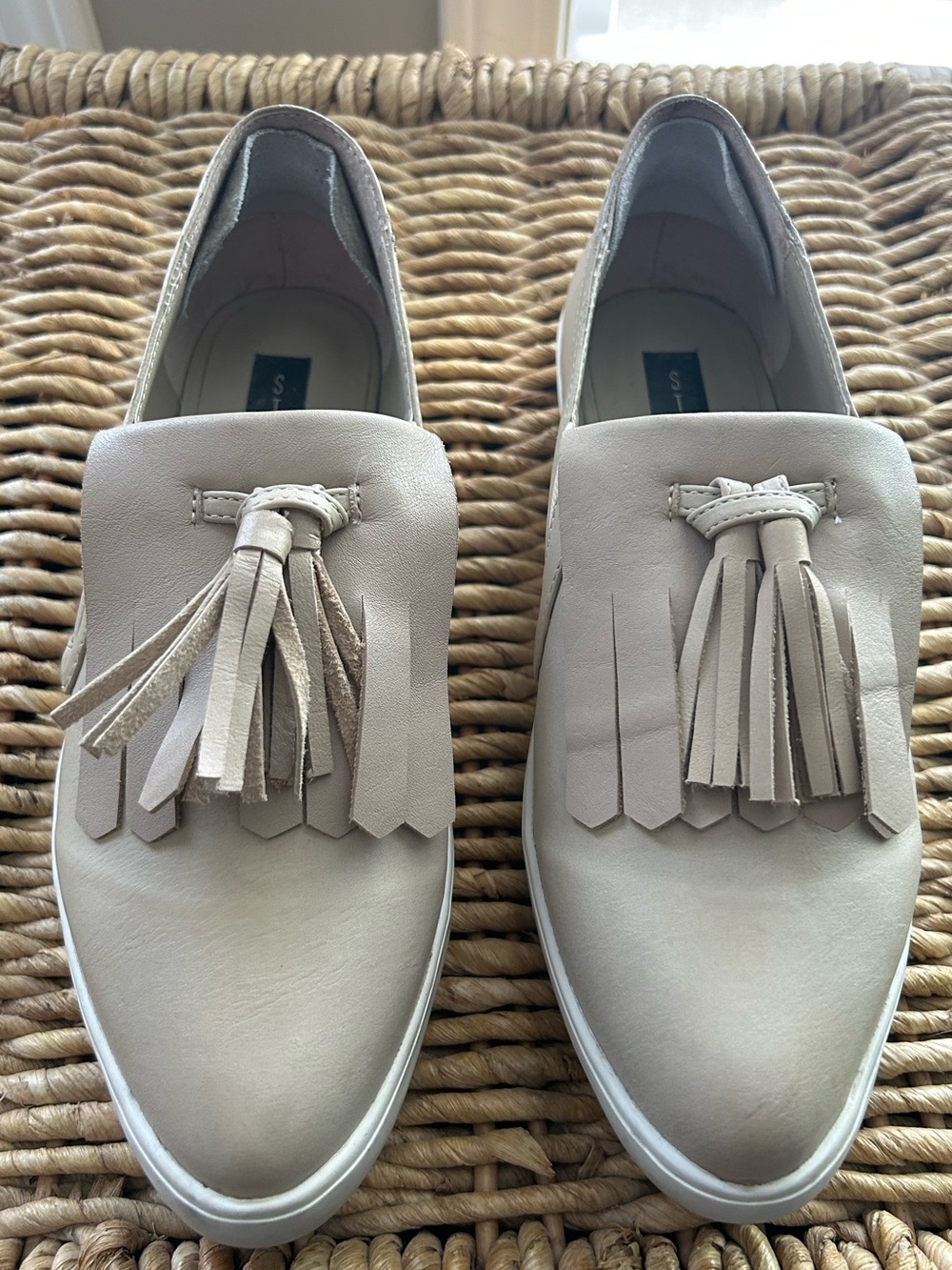 Steven By Steve Madden Women’s Boyhood Beige Tassel Loafers Size 8